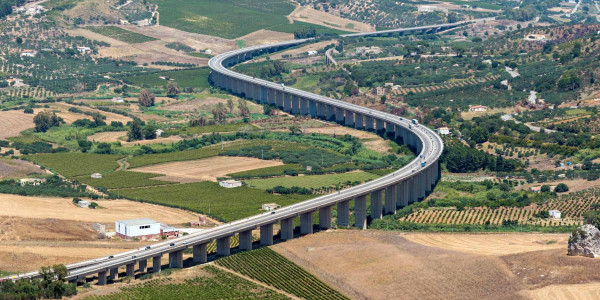 Inspección industrial con drones para Control de estructuras en Cádiz