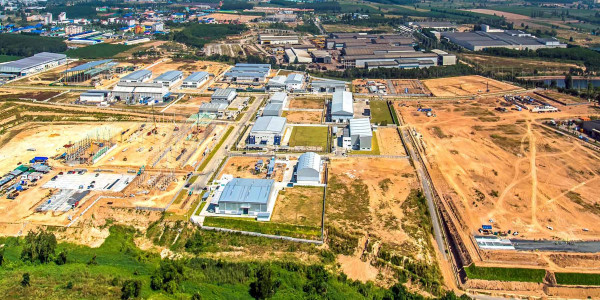 Inspección industrial de instalaciones con drones en Cádiz