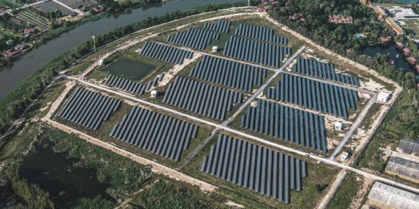 Inspección industrial solar con drones en Cádiz